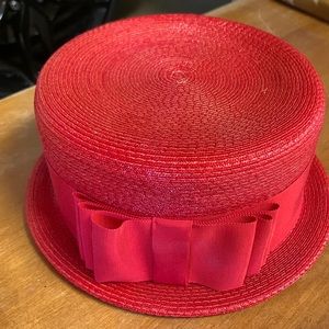 Vintage Red Hat with Bow Trim ❤️